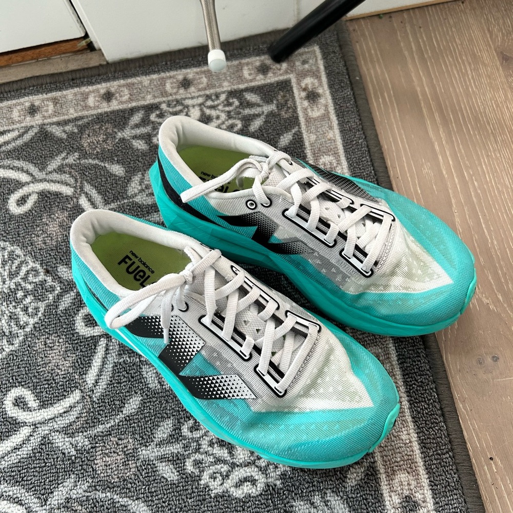 EUC New balance fuel cell size 6.5/7